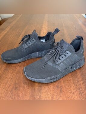Adidas Originals NMD R1 Primeblue Triple Black GZ9256 Men's 9.5 US Shoes *READ*